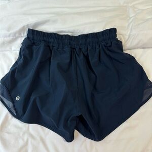 Lululemon Hotty Hot Low-Rise Lined Short 4”